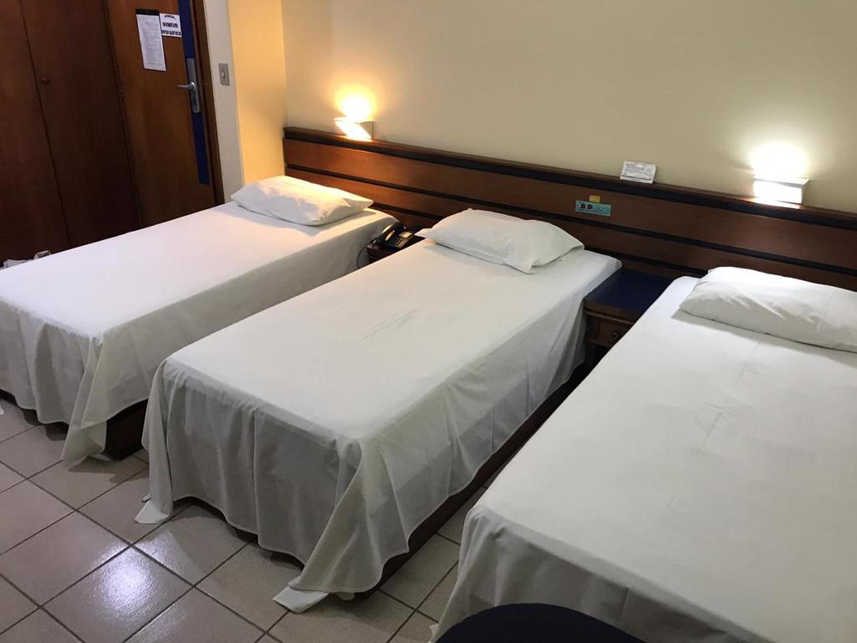 גויאניה Oft Plaza Oeste Hotel מראה חיצוני תמונה