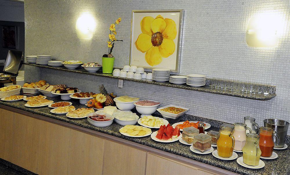 גויאניה Oft Plaza Oeste Hotel מראה חיצוני תמונה