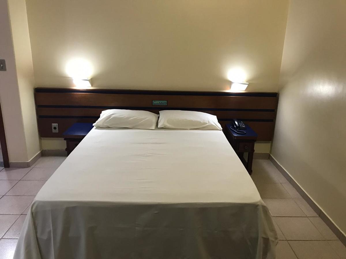 גויאניה Oft Plaza Oeste Hotel מראה חיצוני תמונה
