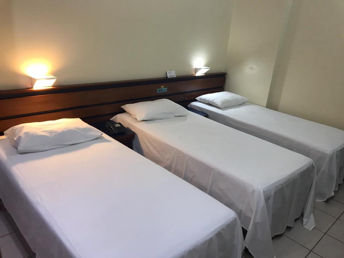 גויאניה Oft Plaza Oeste Hotel מראה חיצוני תמונה