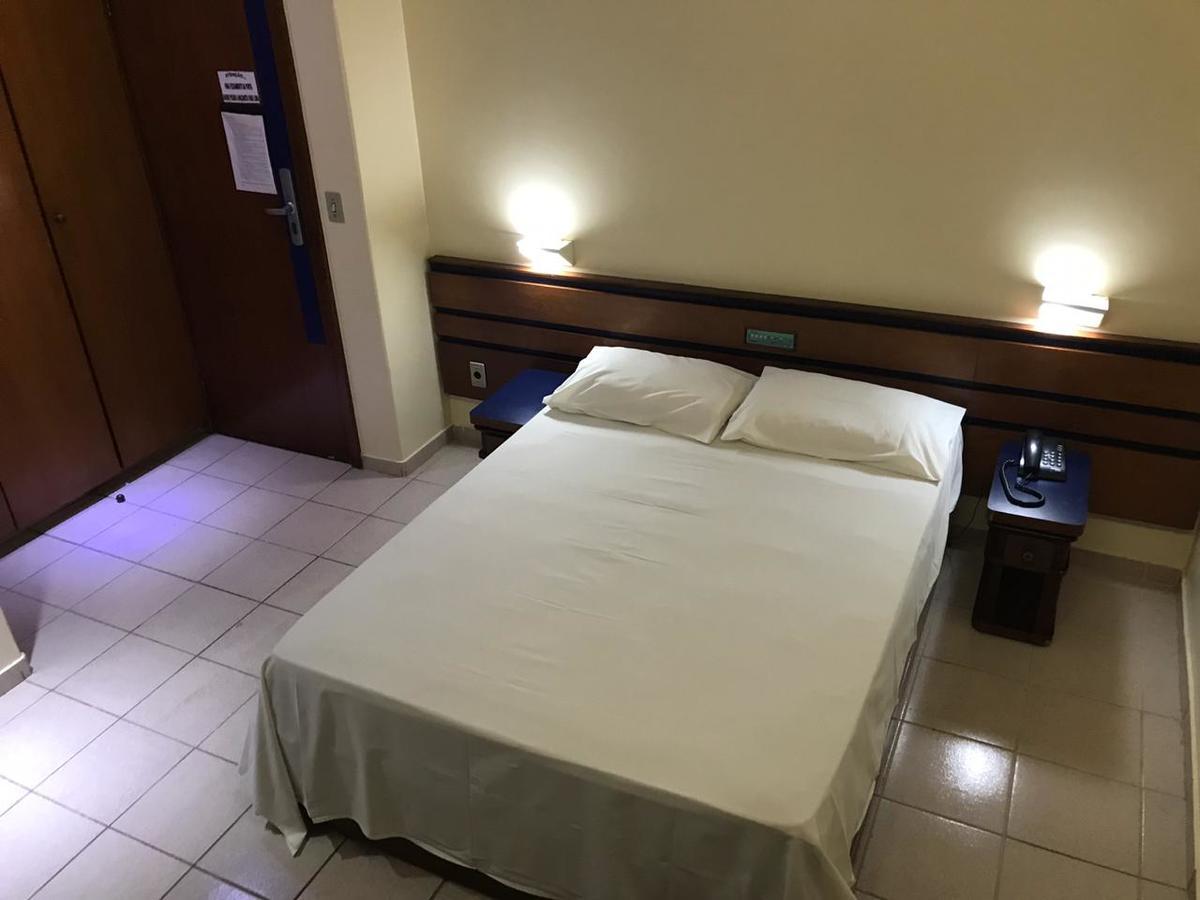 גויאניה Oft Plaza Oeste Hotel מראה חיצוני תמונה