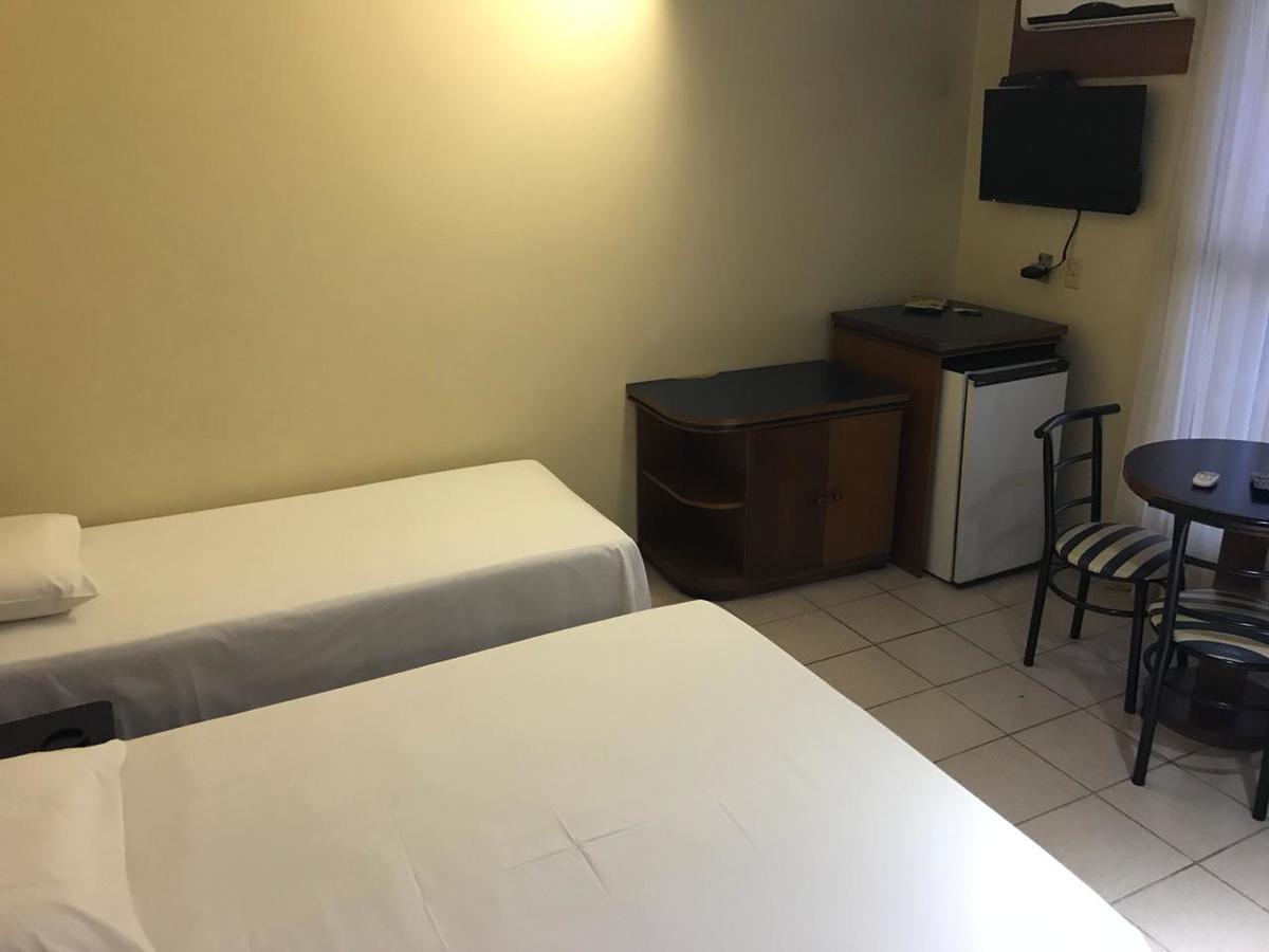 גויאניה Oft Plaza Oeste Hotel מראה חיצוני תמונה