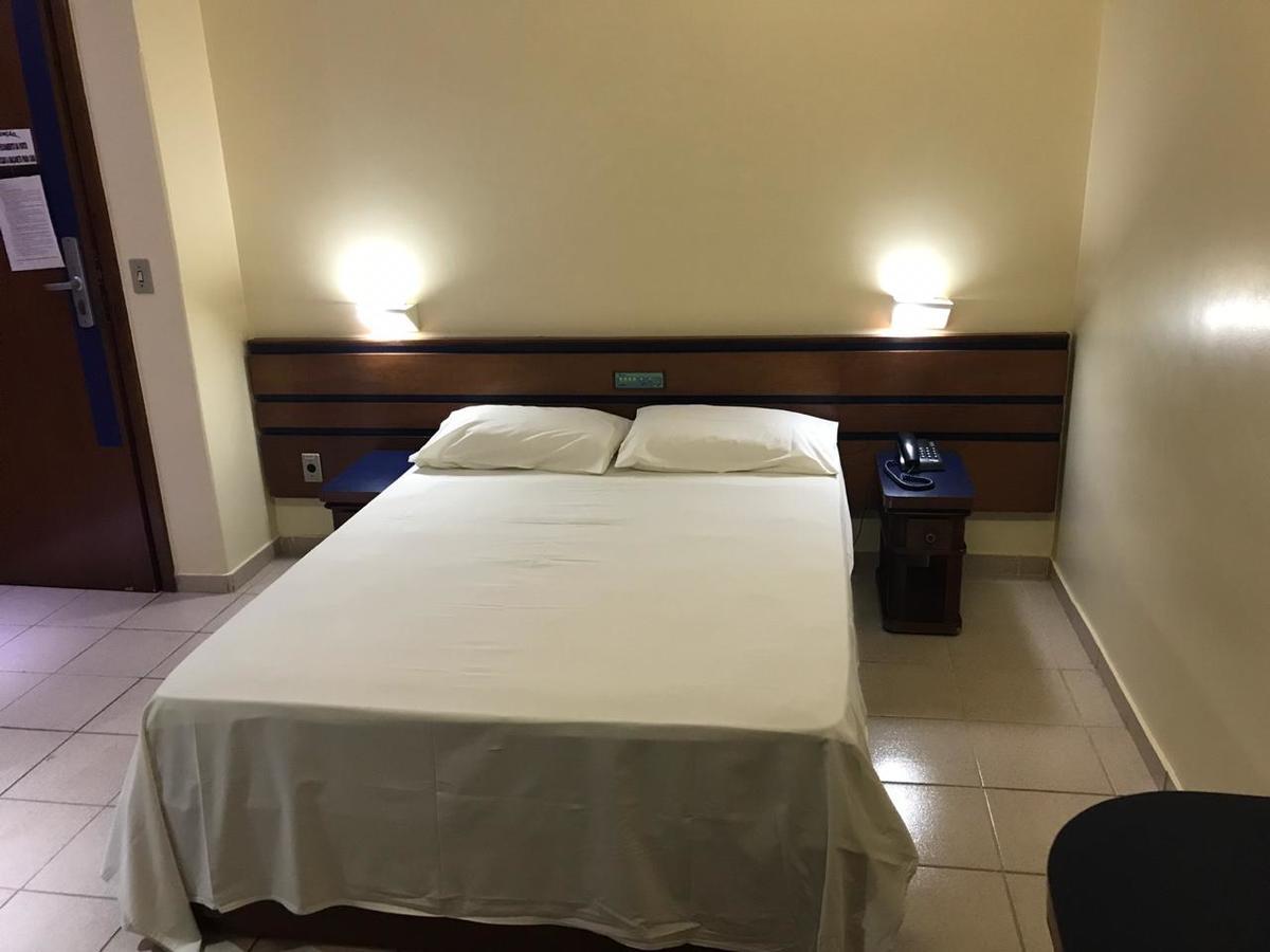 גויאניה Oft Plaza Oeste Hotel מראה חיצוני תמונה