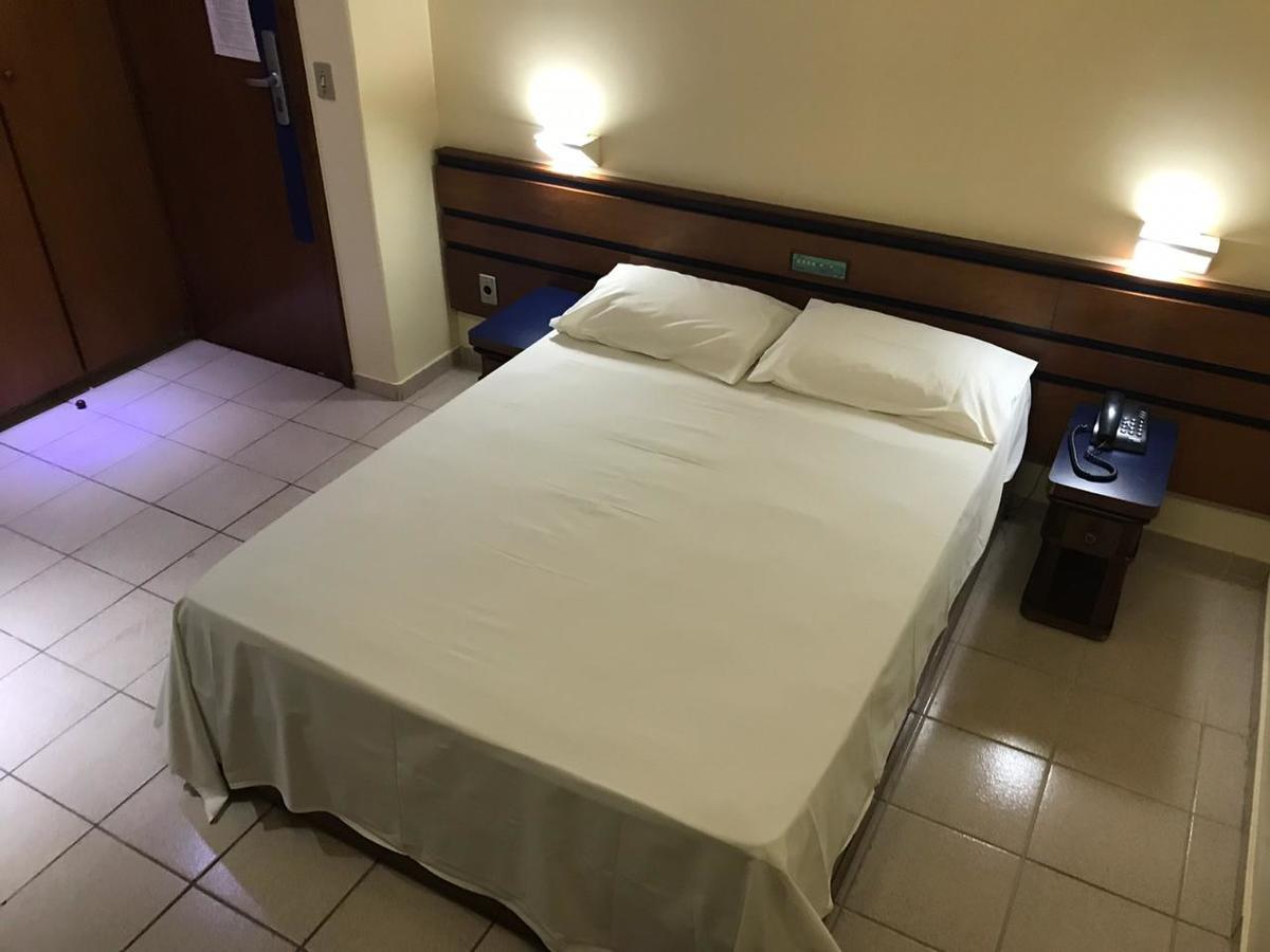 גויאניה Oft Plaza Oeste Hotel מראה חיצוני תמונה